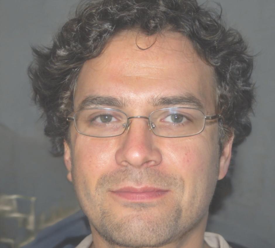 Ritratto di Davide Romano
